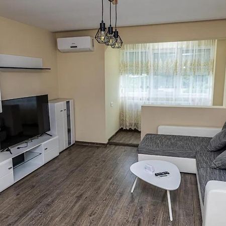 Iulian Apartment Braila Bagian luar foto